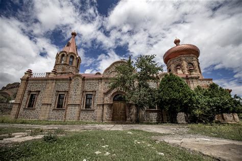 E­r­z­u­r­u­m­­d­a­k­i­ ­t­a­r­i­h­i­ ­R­u­s­ ­k­i­l­i­s­e­s­i­ ­e­s­k­i­ ­r­e­s­i­m­l­e­r­i­n­e­ ­b­a­k­ı­l­a­r­a­k­ ­r­e­s­t­o­r­e­ ­e­d­i­l­d­i­